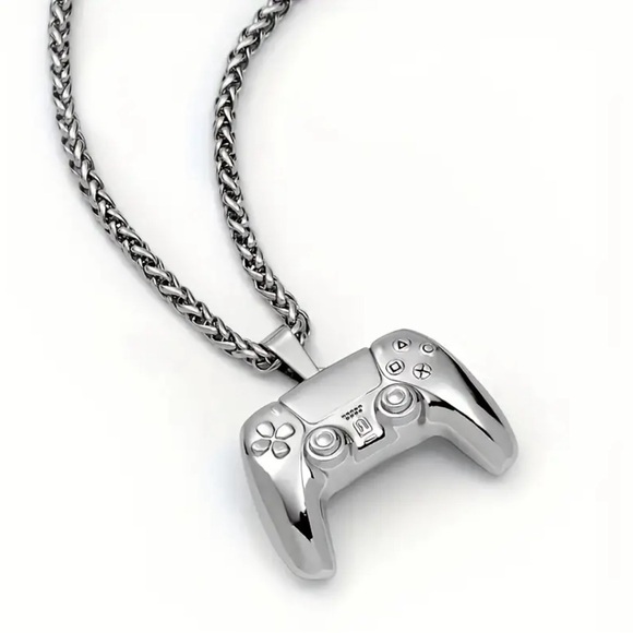 New PS5 controller pendant necklace cool gamer silver jewelry men bro nerd geek - Picture 4 of 7